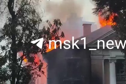 Россиянка показала кадры полыхающего здания в охваченном протестами Непале