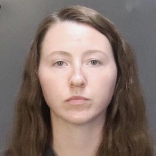 Нижний Новгородтағы Лида Легостаеваның жетілген суреті. Өлімді асқазанға кесу