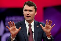 Сторонник Трампа и противник помощи Украине. На известного американского консерватора Чарли Кирка совершено покушение 