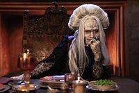 В кино — новый «Дракула». Почему стоит увидеть блокбастер Люка Бессона о легендарном вампире?