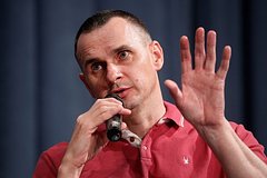Олег Сенцов
