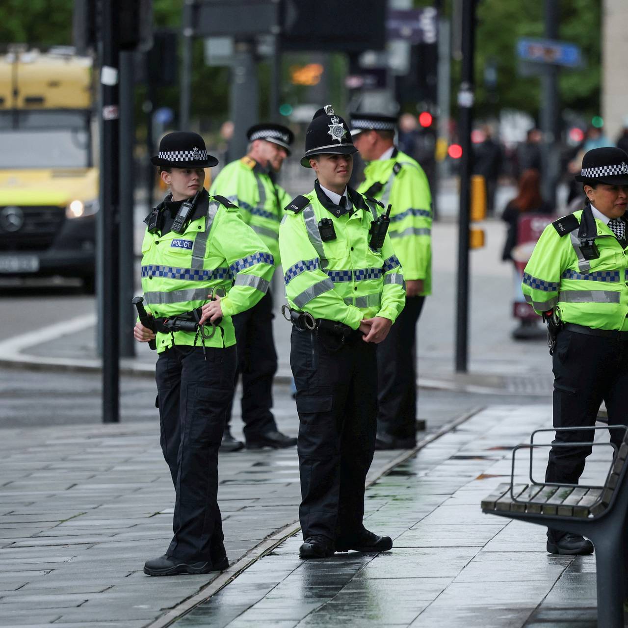 90-летнему аристократу понадобилась защита от 30-летней сталкерши