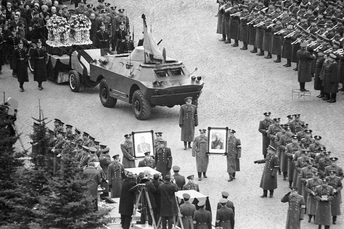 Похороны Юрия Гагарина и Владимира Серегина
