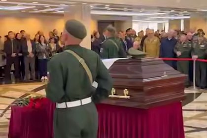 Подорвавшего себя Героя России похоронили через 15 месяцев после смерти