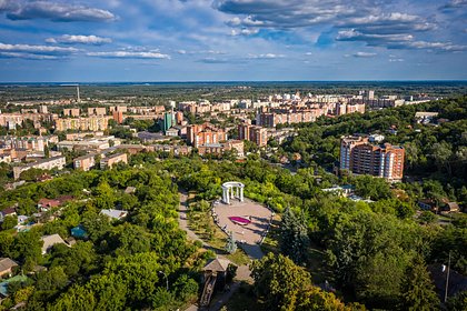 В Полтаве через день убрали установленный на месте Петра I вертолет