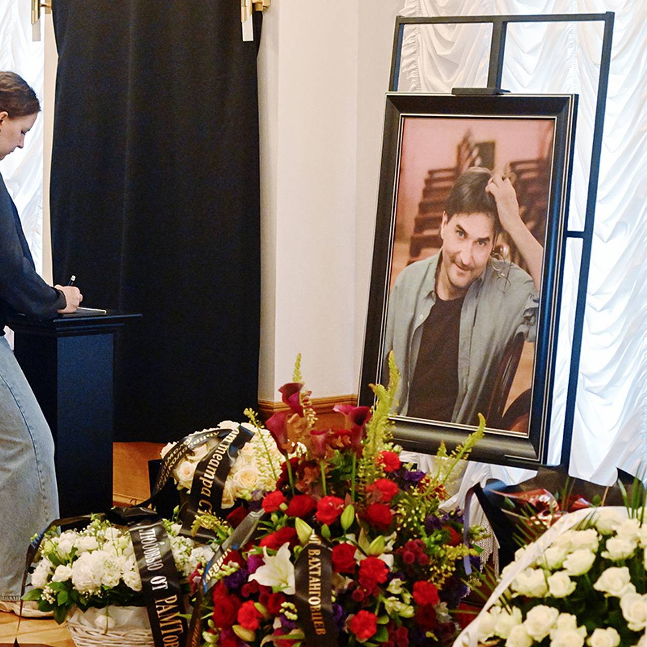 Юрия Бутусова похоронили на Кунцевском кладбище