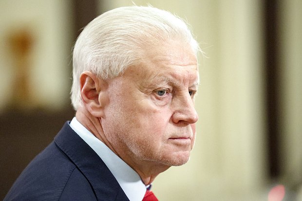 Миронов предложил ограничить зарплаты директоров школ и главврачей двукратным размером от средней ЗП сотрудников