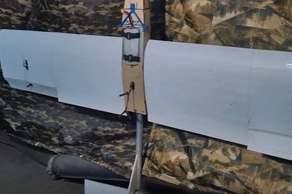 Российские бойцы испытают дрон без цифрового следа