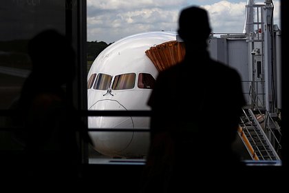 Зарубежная авиакомпания потребовала от пилотов подписать клятву трезвости