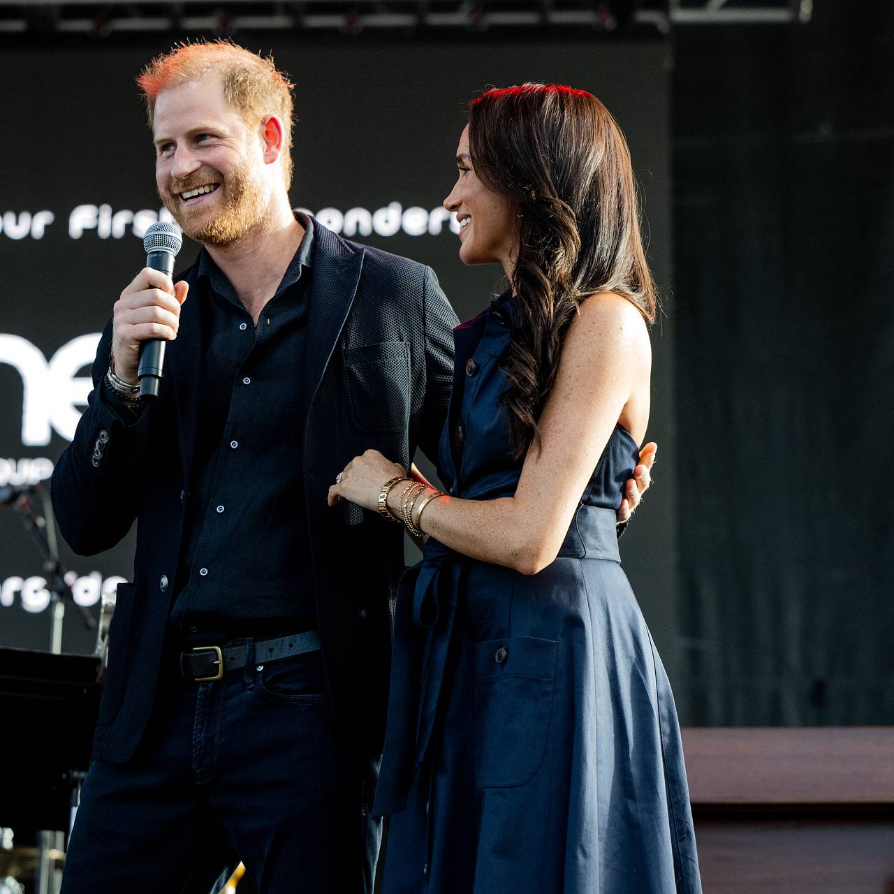 Меган Маркл появилась на благотворительном концерте в украшениях на миллионы рублей