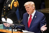«Быстро положат конец кровопролитию». Трамп пригрозил России серьезными пошлинами при одном условии 