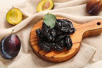 Чернослив: польза и вред для организма