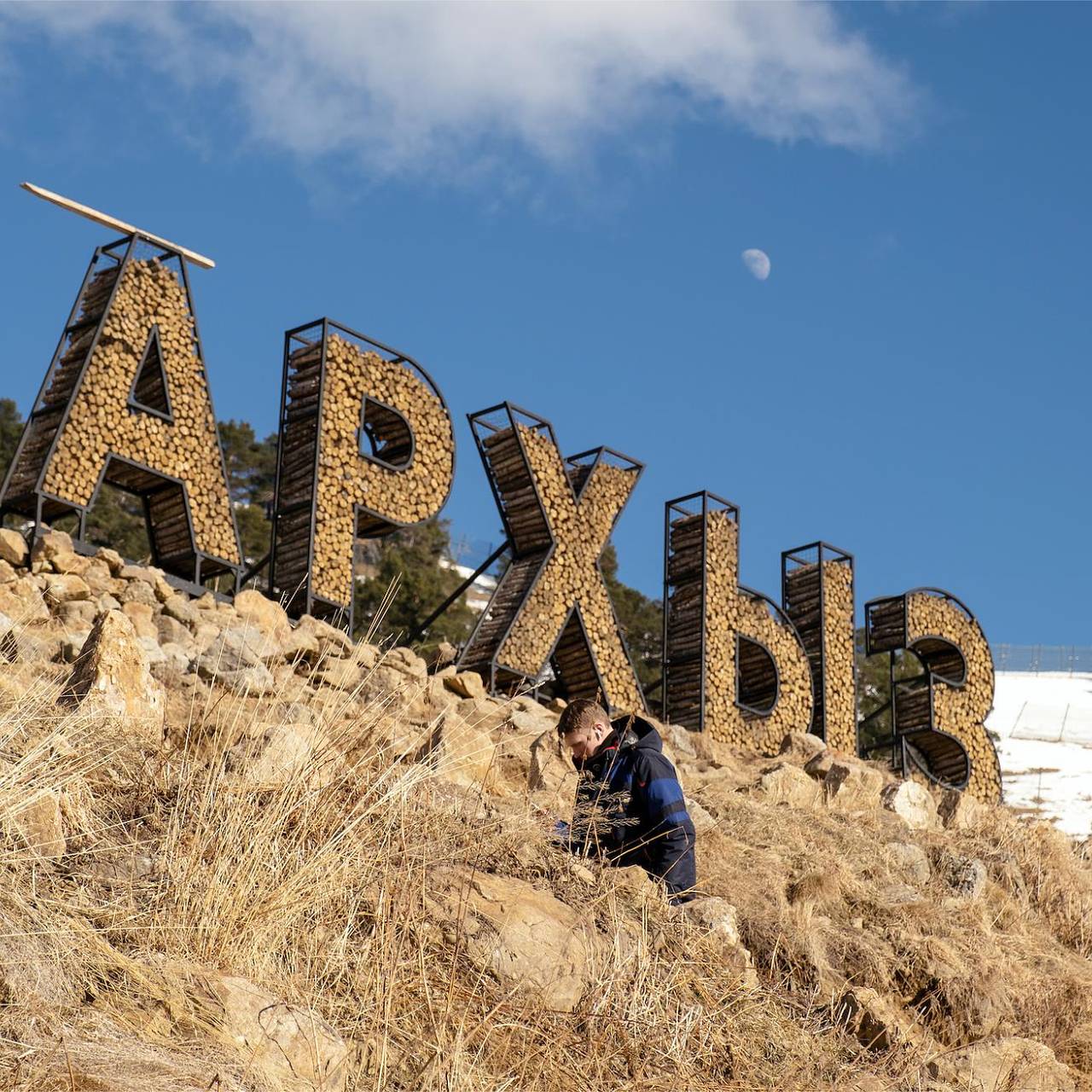 На российском курорте открыли самый высокий подвесной мост в стране