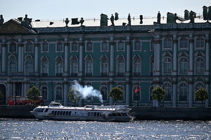 Посетителей Эрмитажа срочно эвакуировали