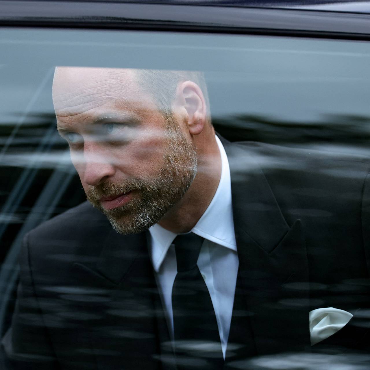 Принц Уильям выпил пива и рассказал про самый тяжелый год в своей жизни