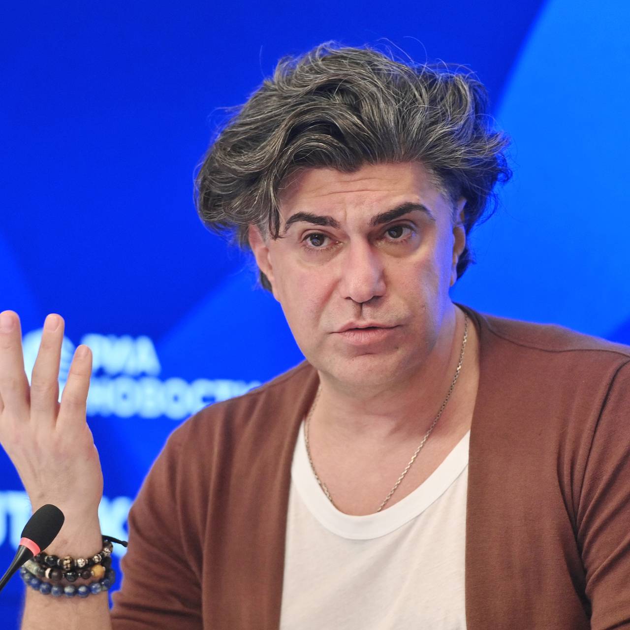 Цискаридзе рассказал о визите в больницу к Кеосаяну