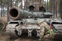 Российские бойцы два месяца прятались под танком от непрерывных атак ВСУ. Что они рассказали? 