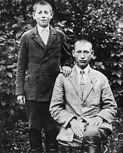Петр Машеро (Машеров) с братом Павлом, 1930-е годы