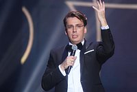 «Как цыган» Максим Галкин предстал в роскошном образе. Чем он так удивил публику?