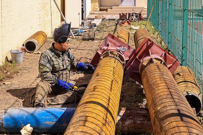 Жителям российского города пришлось спать в куртках и греться на улице