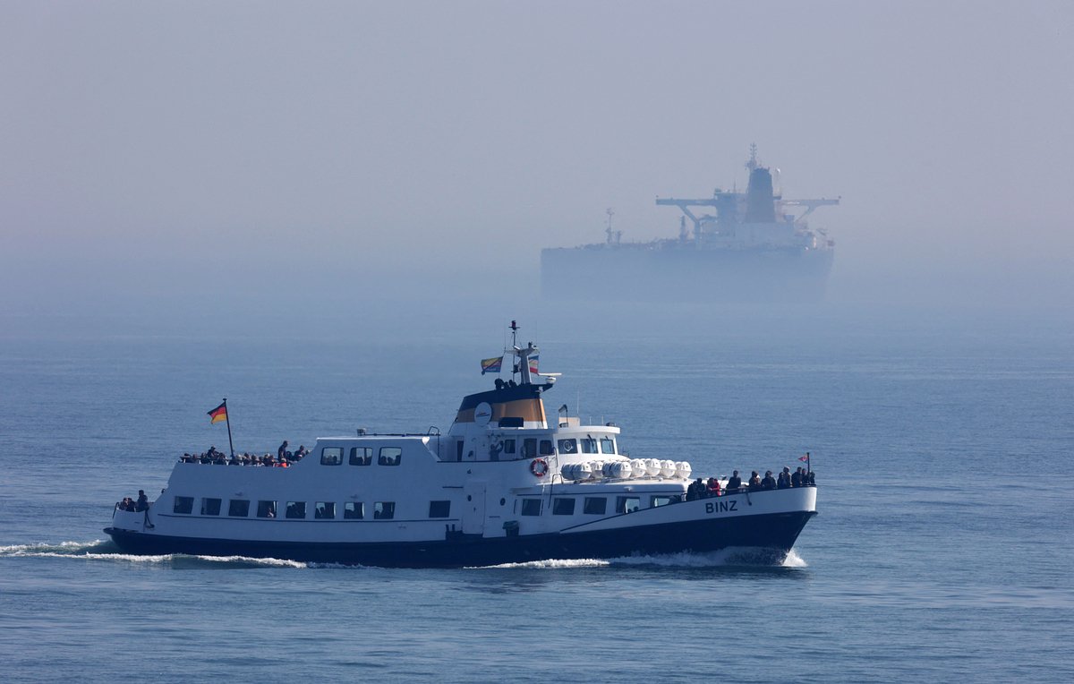 Судно «Binz» у берегов Засница, Германия, 16 апреля 2025 года