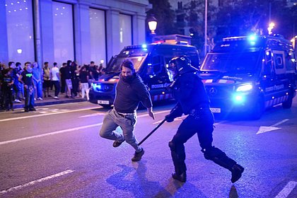 Стало известно о десятках пострадавших во время беспорядков в европейском городе
