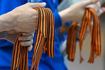 Депутат Европарламента надел георгиевскую ленту на торжественное мероприятие