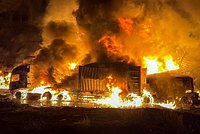 «Прогремело более 20 взрывов». Россия нанесла мощный удар «Геранями» по порту в Одесской области. Атака попала на видео