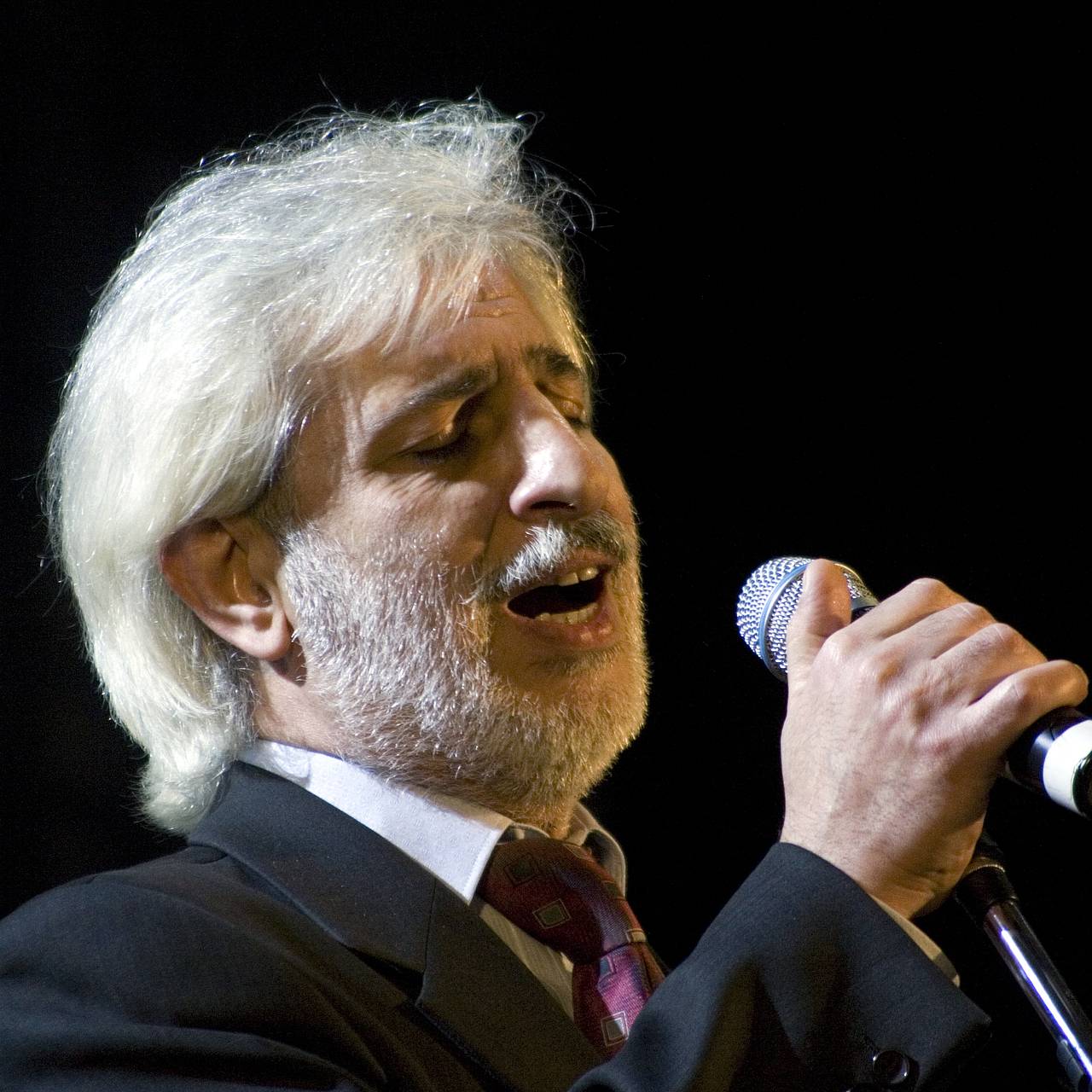 Үлкен порно жұлдыздары HD форматында мастурбация жасайды Қызыл үлкен сиськи порно