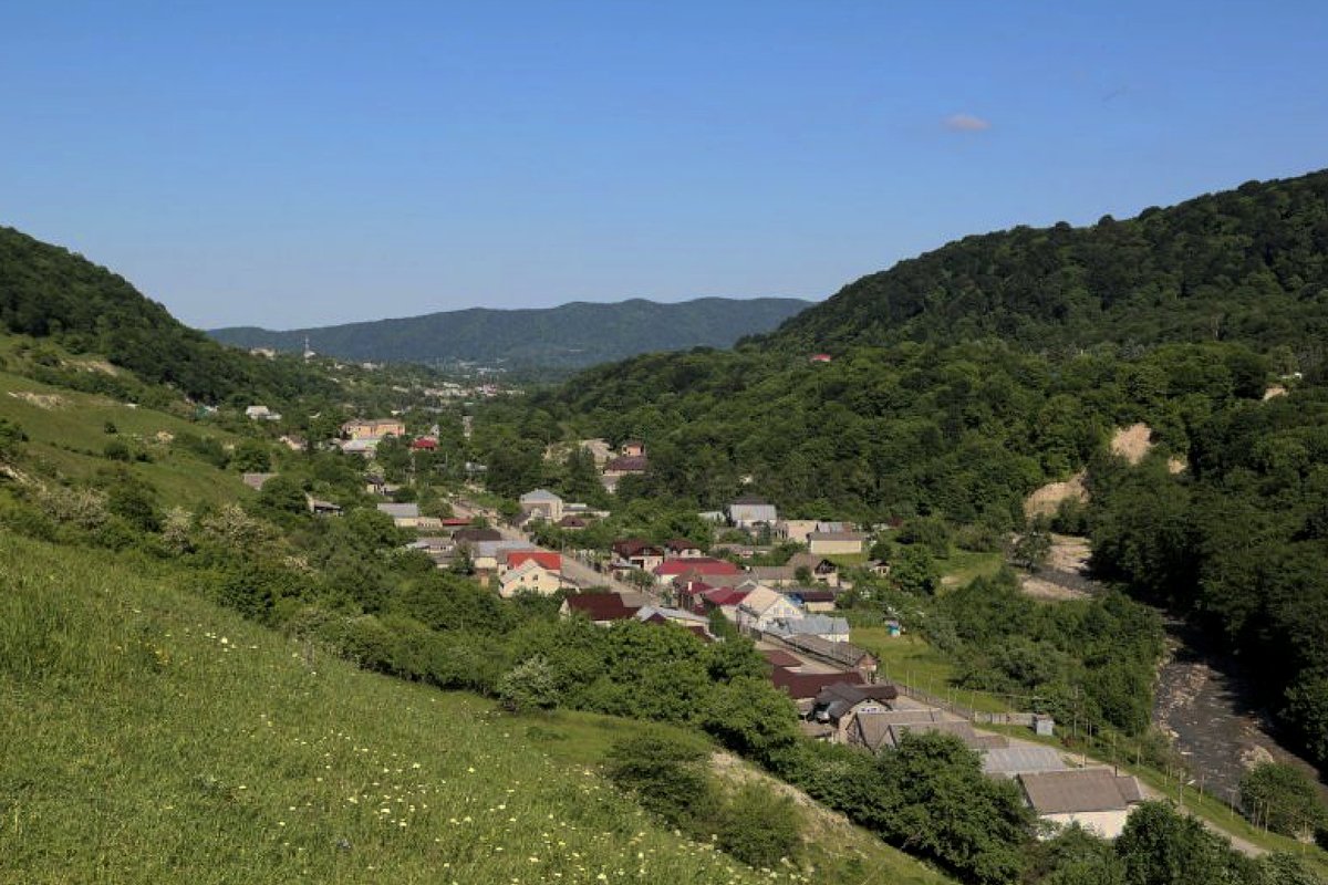 Вид на микрорайон Второй поселок в Белой речке