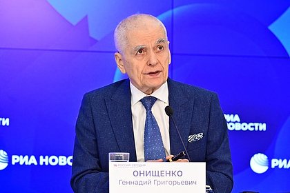 Онищенко оценил возможность введения четырехдневной учебной недели для школьников