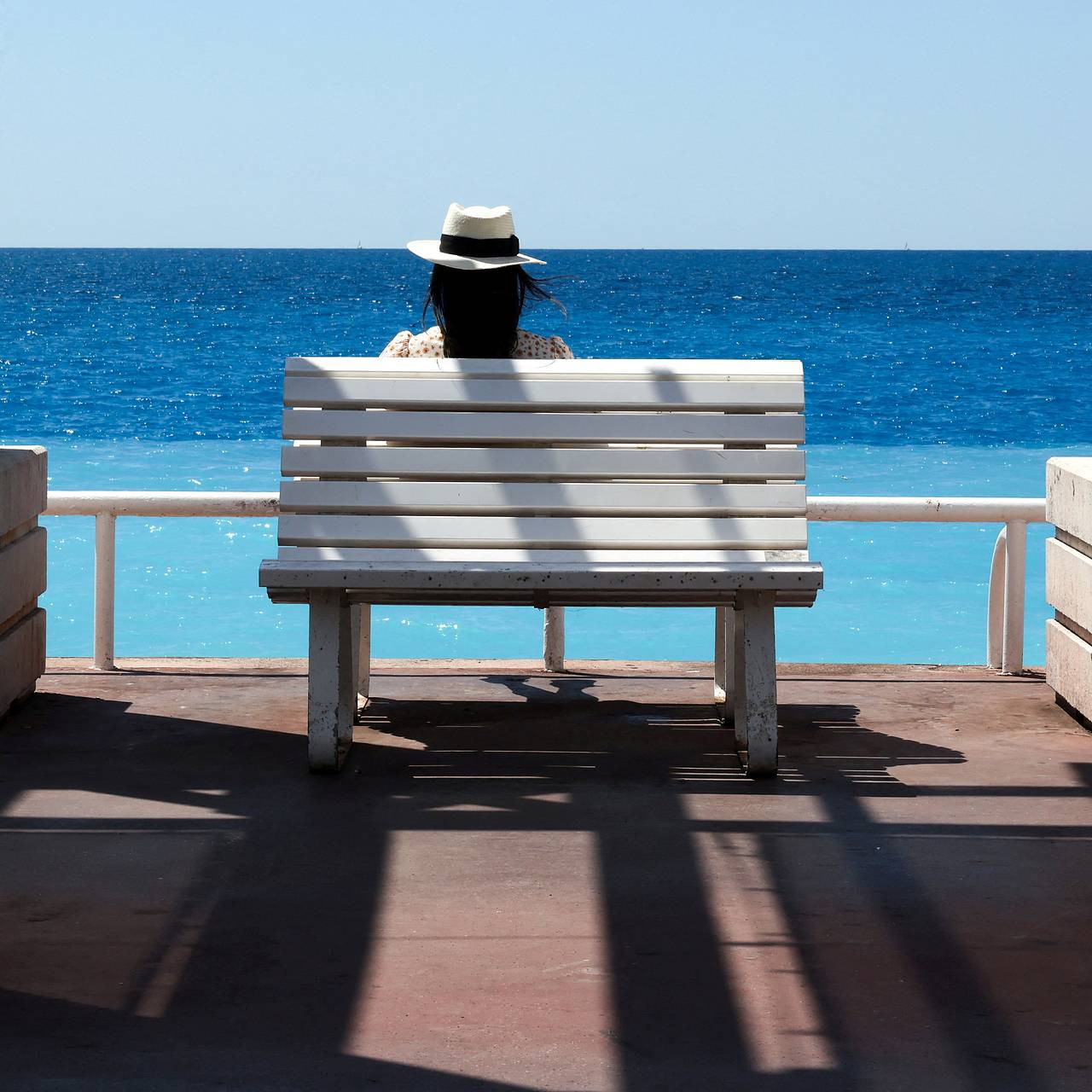 Би Камминс порно видео