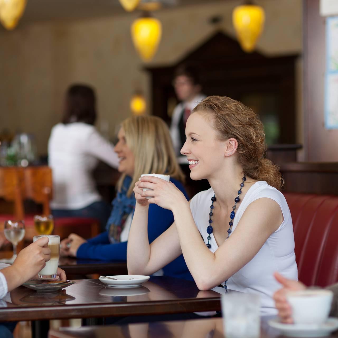 Россияне назвали главные вайбы заведений общепита в разных городах страны