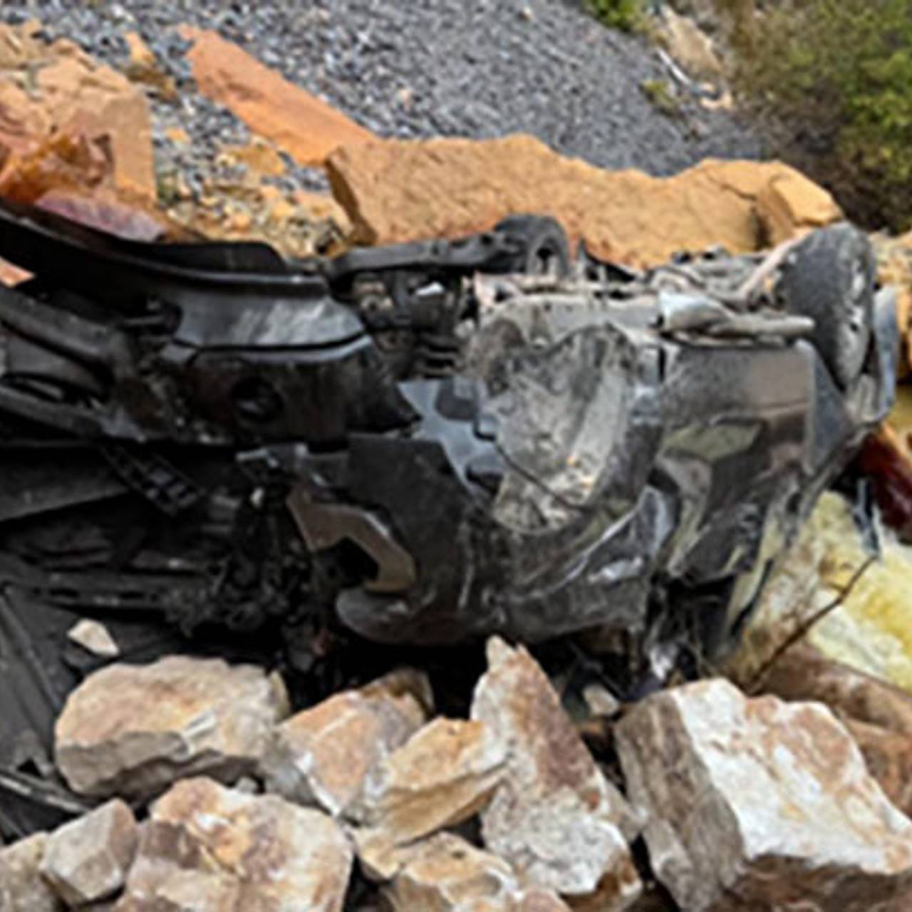 Водитель пикапа упал с 91-метровой высоты, выжил и сам ушел от спасателей