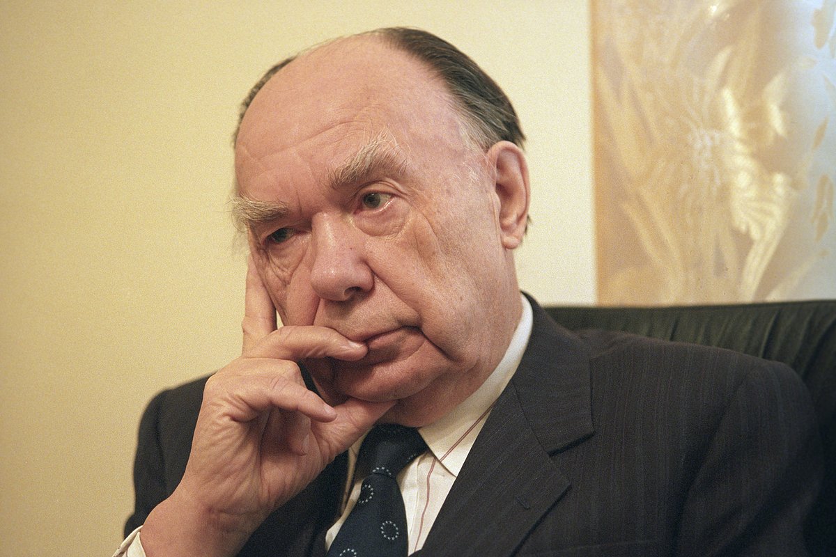 Александр Яковлев