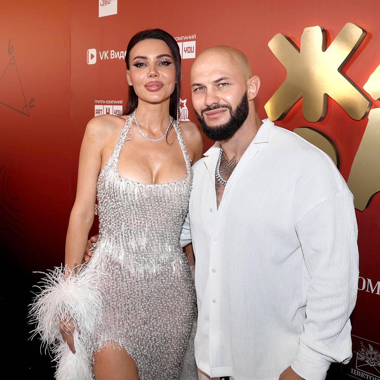 Оксана Самойлова разводится с Джиганом. Что случилось у &laquo;самой уставшей семьи России&raquo; и как они поделят роскошное имущество?