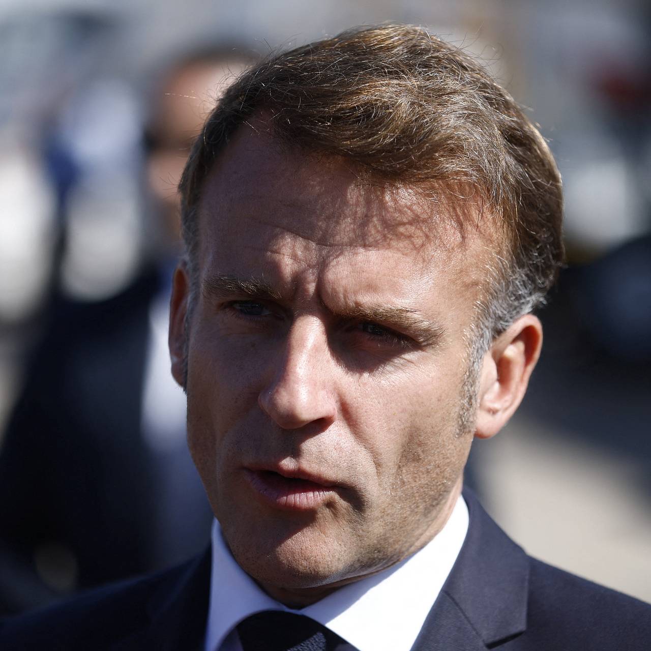 Макрон отреагировал на кражу драгоценностей из Лувра