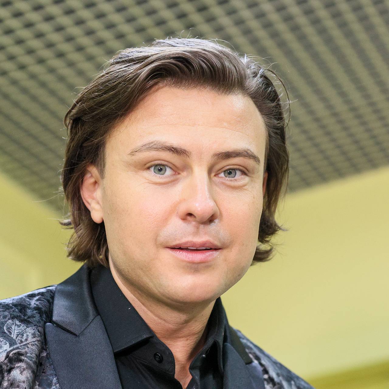 Прохор Шаляпин раскрыл секрет появления джинсов за миллион рублей в гардеробе