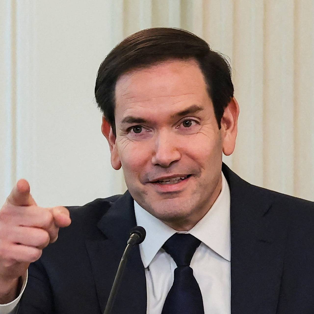 Госсекретарь США рассказал о не дающих ему спать НЛО над секретными объектами