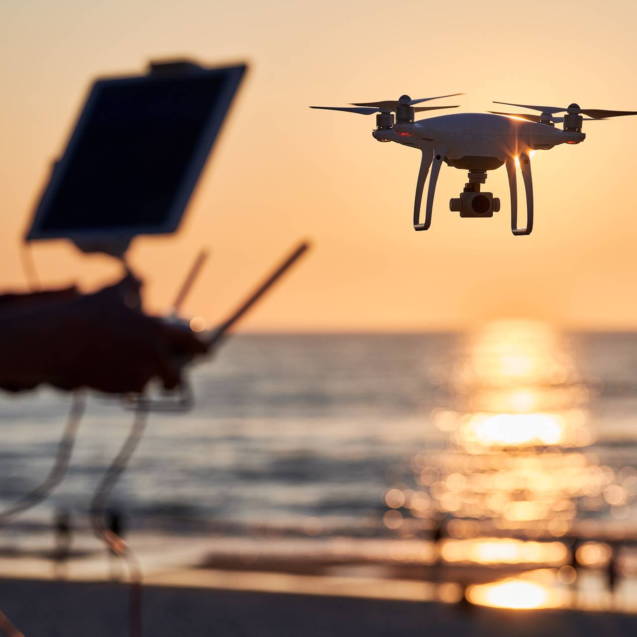 Беспилотник взмыл в небо и неожиданно помог жителям России