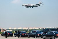 Польша не гарантирует Путину свободный пролет в Венгрию. Лавров обвинил Варшаву в готовности к терроризму