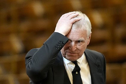 За опального брата Карла III взялась полиция