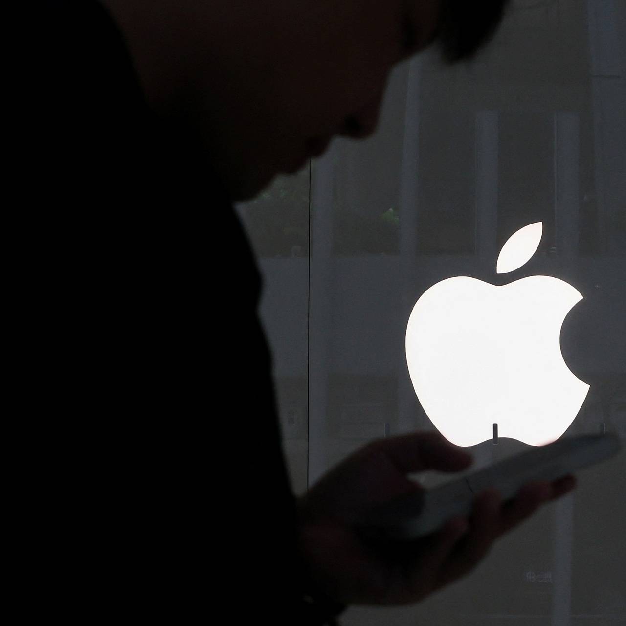 Раскрыта стоимость складного планшета Apple