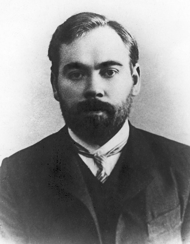 Врач Александр Богданов