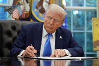 Трампу представили три варианта новых антироссийских санкций. Из чего он выбирал и чем удивил свою администрацию?