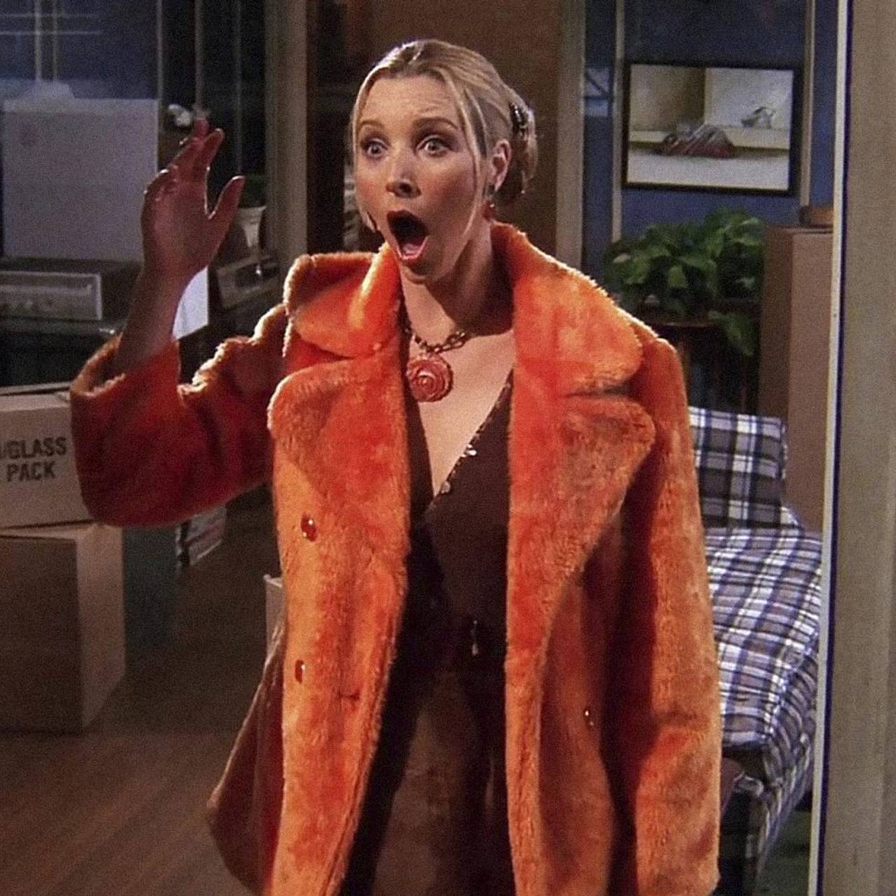 Стиль &laquo;нелепых девушек&raquo; из популярных в 90-х ситкомов стал трендом у молодежи