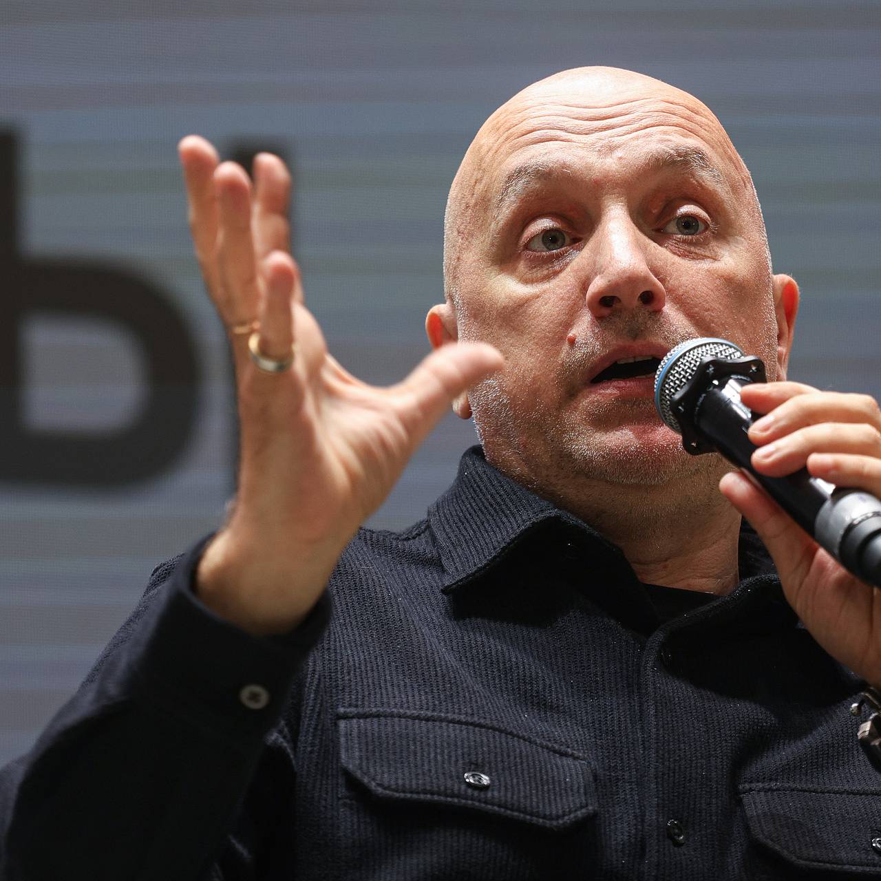 Прилепин заявил о планах написать книгу после возвращения с СВО