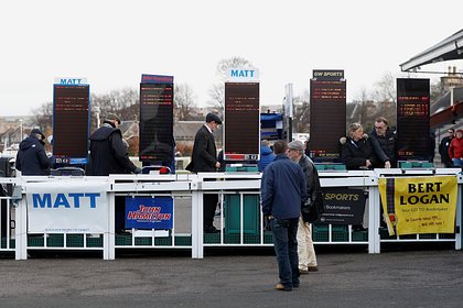 Тысячи британцев потеряют работу из-за букмекеров