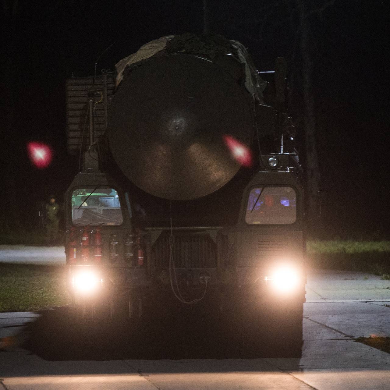 Лукашенко высказался о приостановке размещения «Орешника»