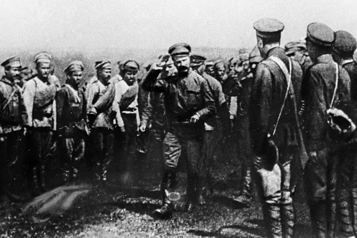 «Предчувствие угнетало» Внезапная смерть победителя белой армии Фрунзе — одна из главных тайн СССР. Почему в этом обвиняли Сталина?